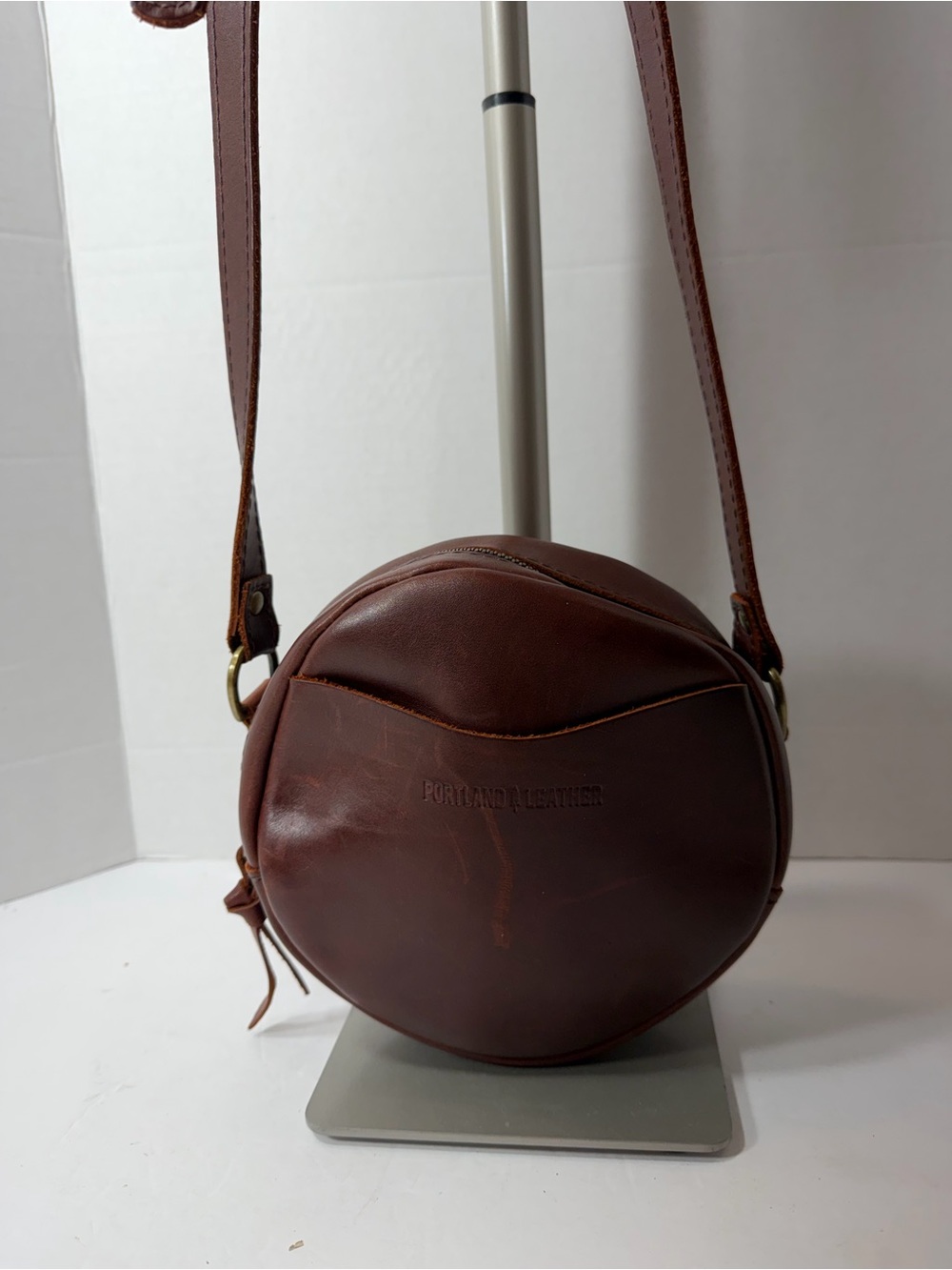 PORTLAND LEATHER GOODS  ALMOST PERFECT' CIRCLE CROSSBODY
